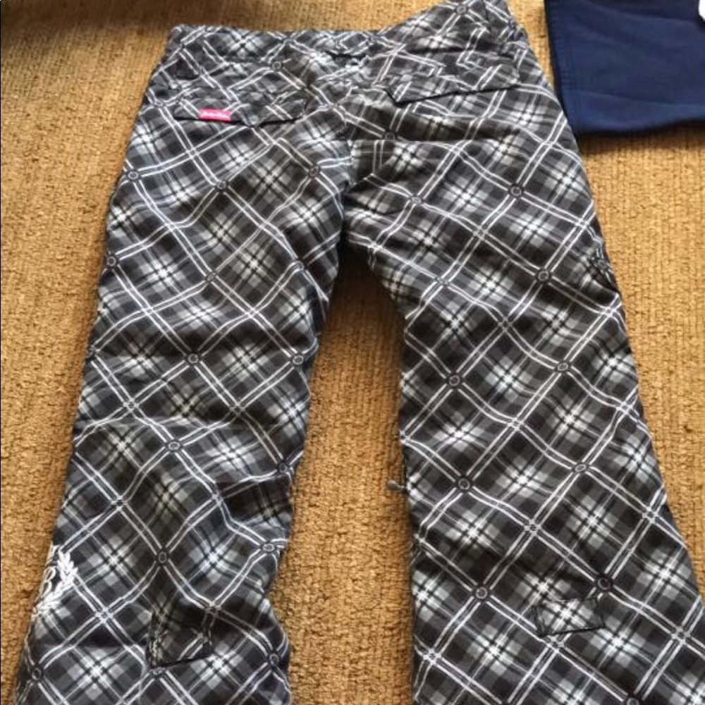 Betty Rides Women’s Snowboard Pants size Medium